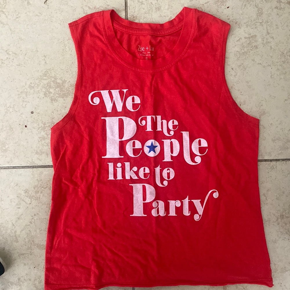 Red Zoe+Liv Muscle tee “We The People like to Play”